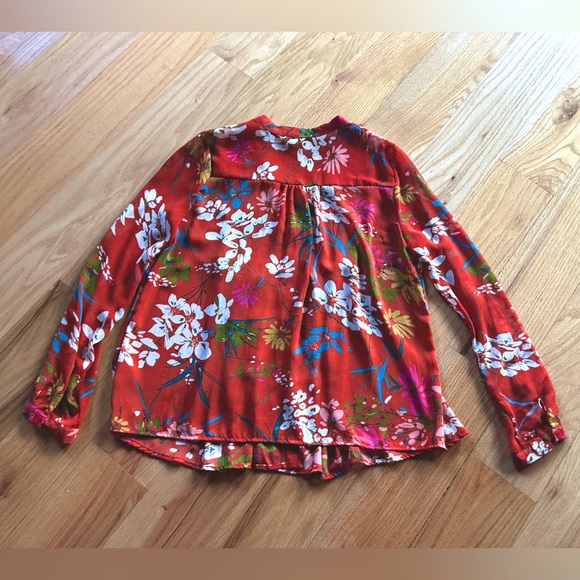 SEMI SHEER FLORAL BLOUSE - Picture 2 of 3